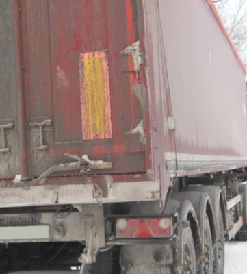 Prins în timp ce vroia să fure motorină dintr-un TIR